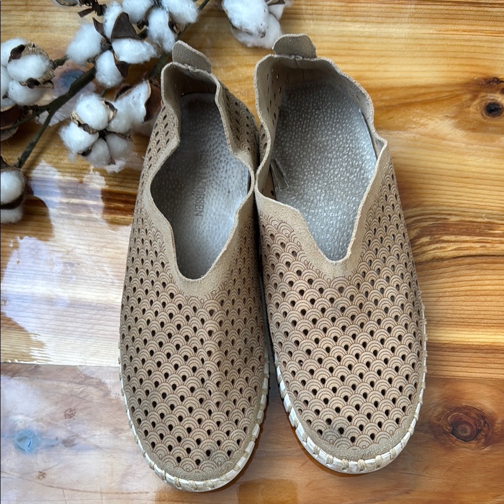 Ilse Jacobsen Tan Perforated Slip-On Flats